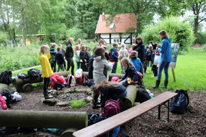 Kindergruppe an der Biologischen Station Nähe Alfsee